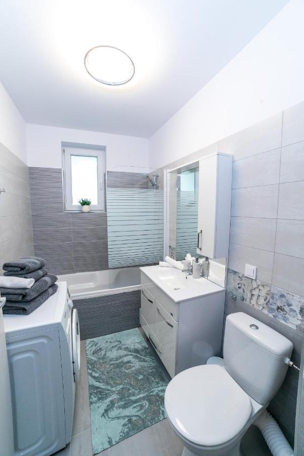 Apartament Luxury Miruna Apartment ริชนอฟ ภายนอก รูปภาพ